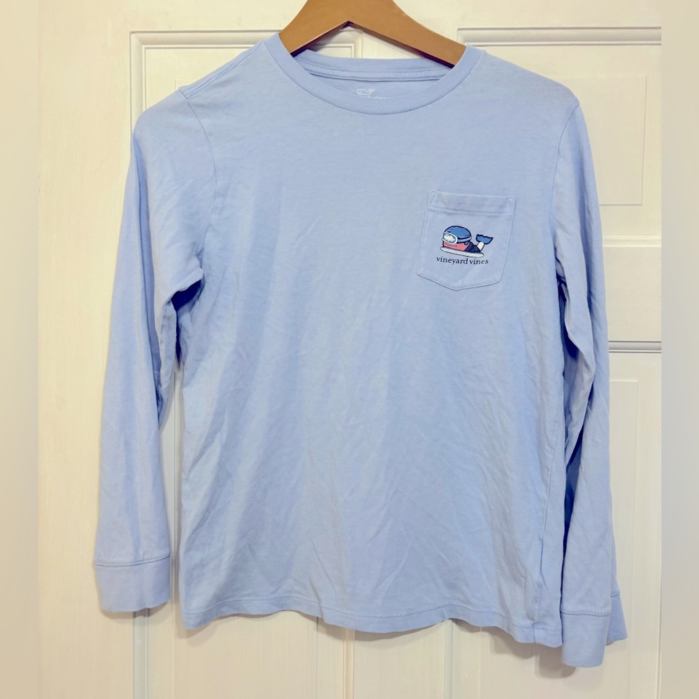 Vineyard Vines boys M (12/14) pro snowboard whale long sleeve pocket tee